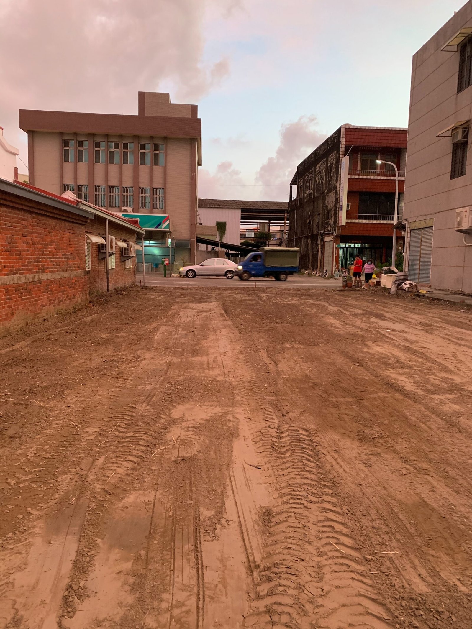 97坪土地